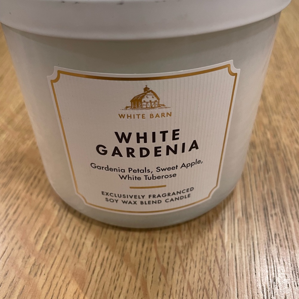 White Barn White Gardenia Candle - Classic Cream